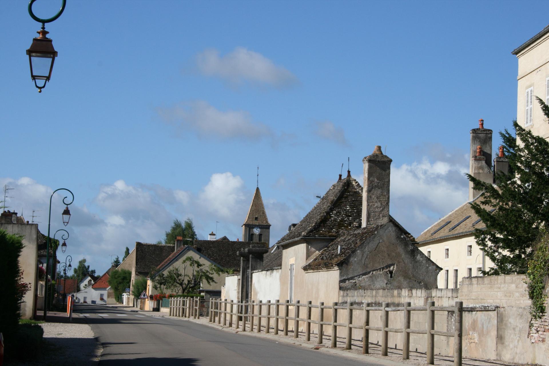 Bourg-rue de Montée